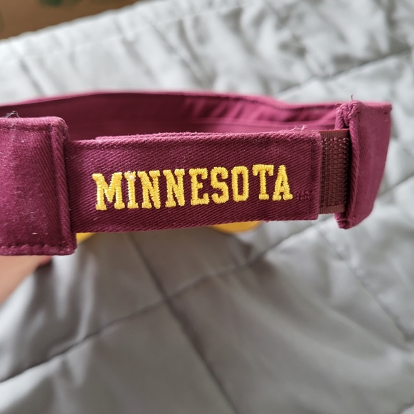 Nike University of Minnesota Visor - Picture 4 of 5